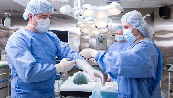 Lidé dnes nemají čas čekat týdny či měsíce na operaci, říká MUDr. Roman Fraško, Ph.D., z Kliniky GHC Praha
