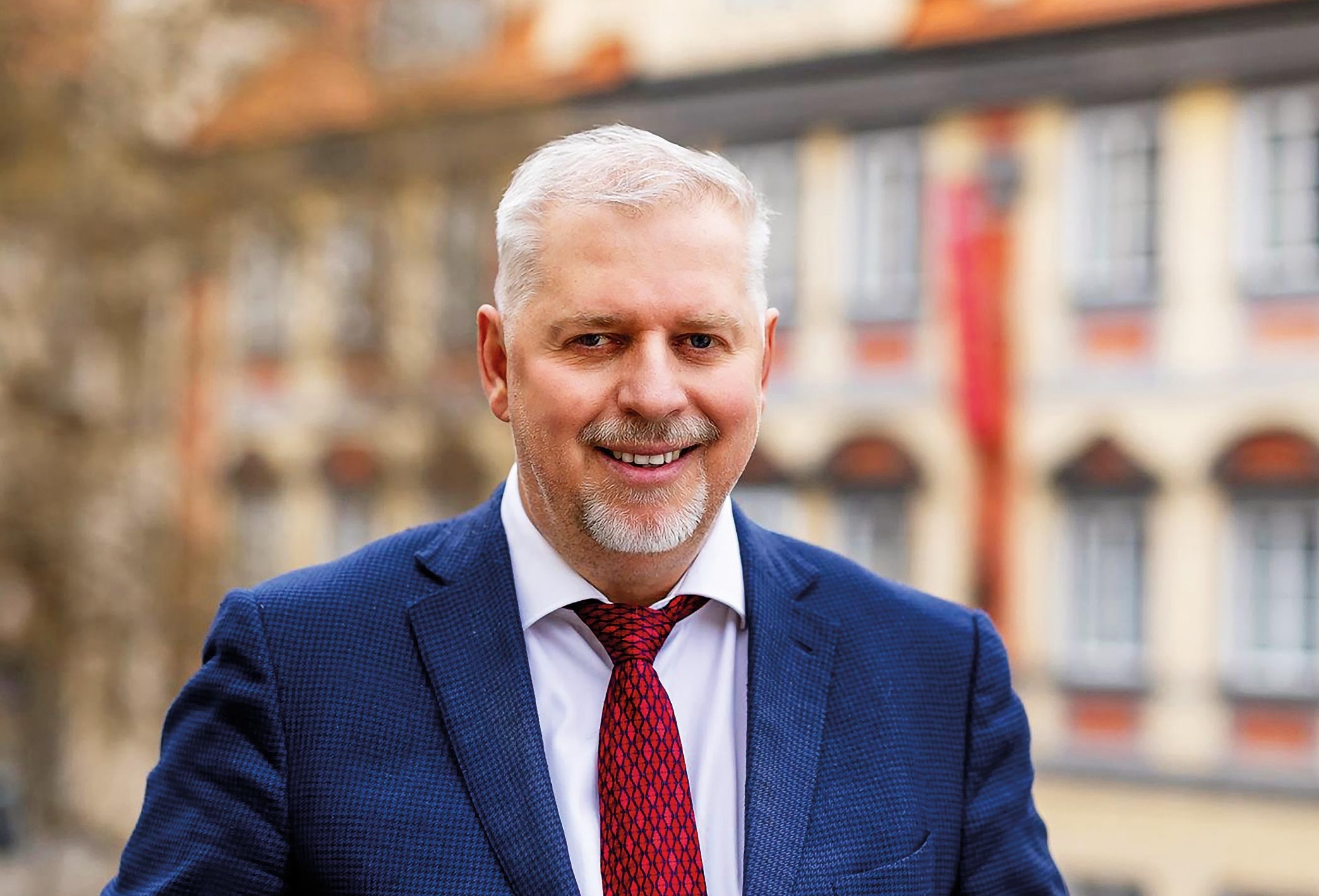 Petr Bendl: Politika vás nenechá ustrnout v jedné době