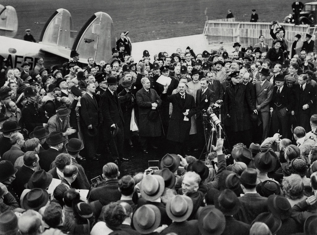 Neville Chamberlain: Muž, s nímž se Británie nedokáže vyrovnat