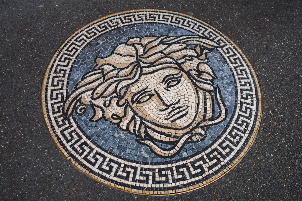 Versace: Příběh jedné Medúzy